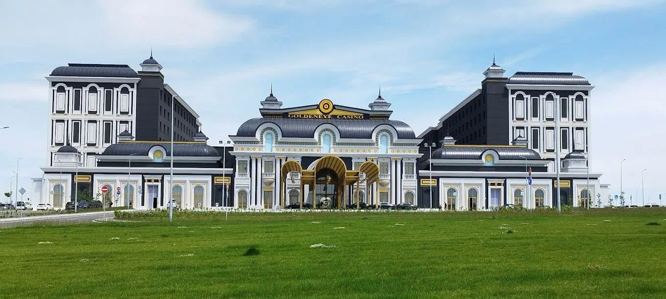 Odvodnění jako od Jamese Bonda v kasinu GoldenEye 
             
          Odvodnění jako od Jamese Bonda v kasinu GoldenEye