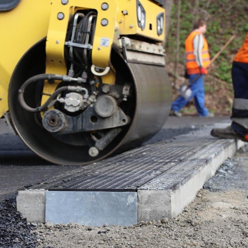 FASERFIX BIG SLG při instalaci u přejezdu FASERFIX BIG SLG při instalaci u přejezdu