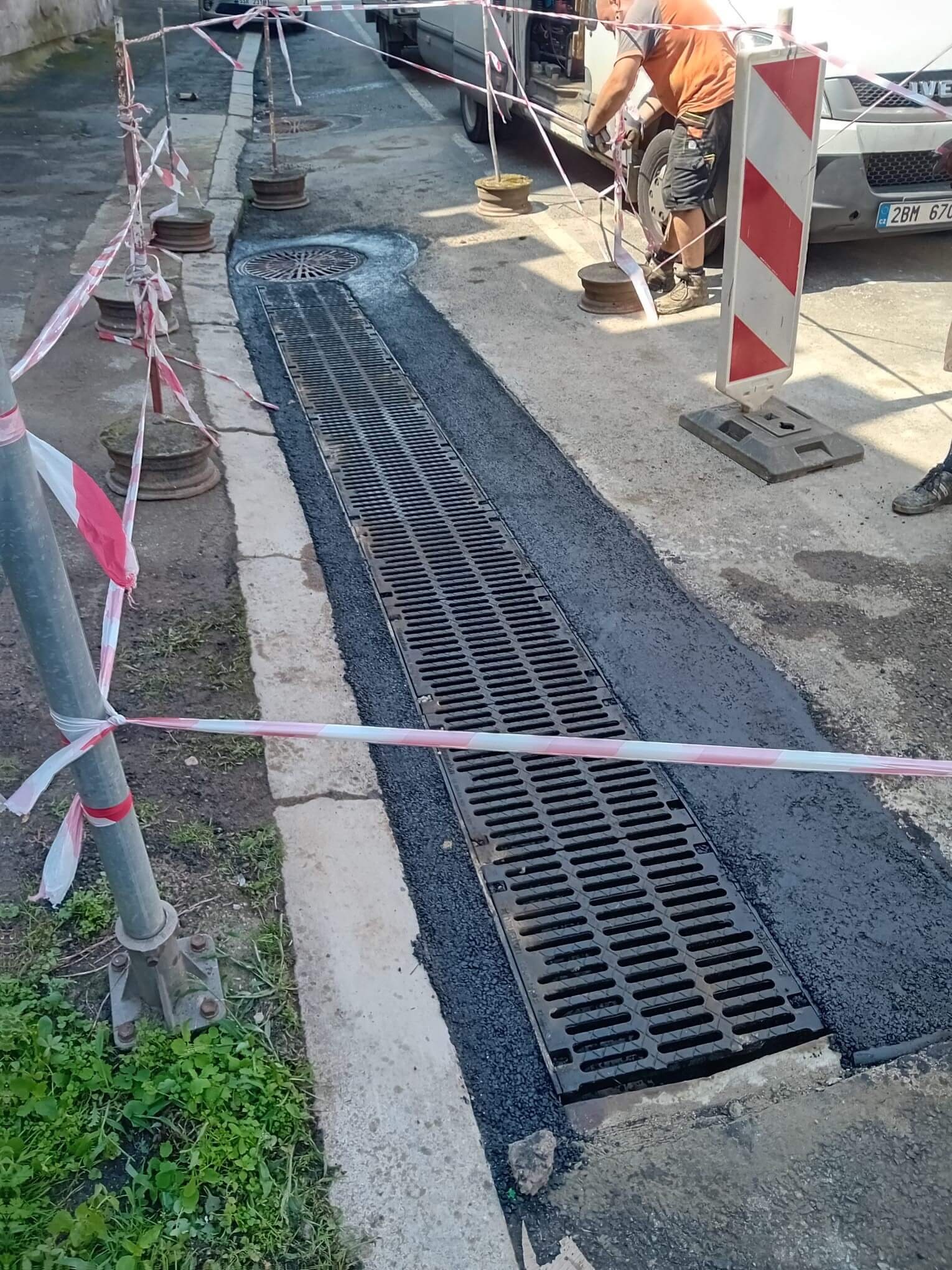 Odvodnění u obruby v obci - RECYFIX NC 400 Odvodnění u obruby v obci - RECYFIX NC 400