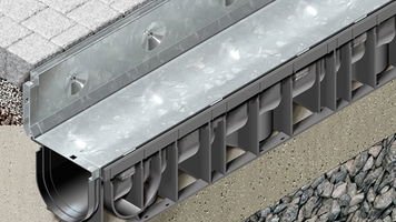Štěrbinový odvodňovací žlab s kompozitním tělem Štěrbinový odvodňovací žlab s kompozitním tělem